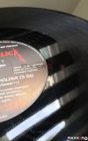 12_VINYL_EyeBeholder_Vertigo_04